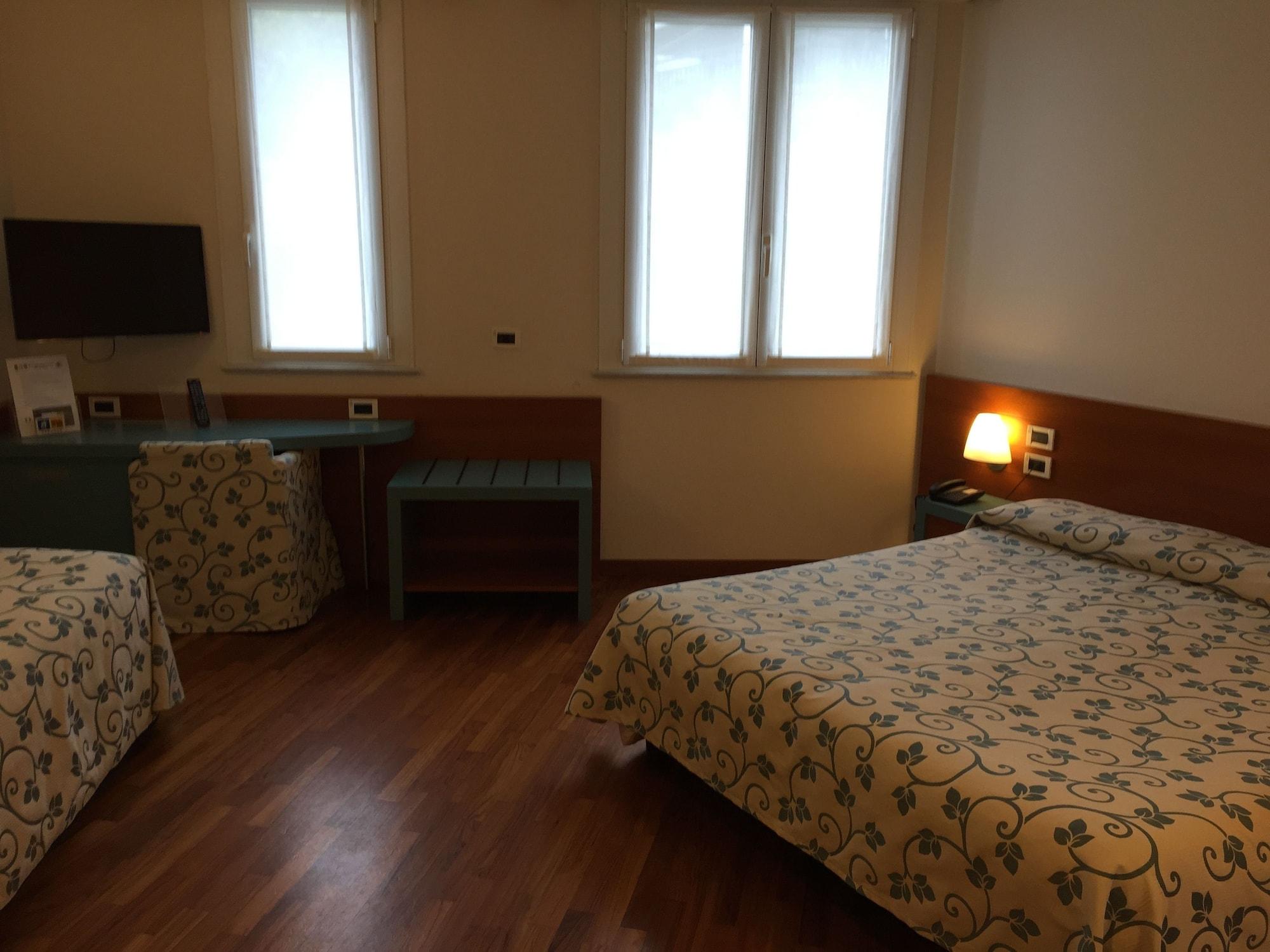 Hotel Le Roi Varazze Bagian luar foto