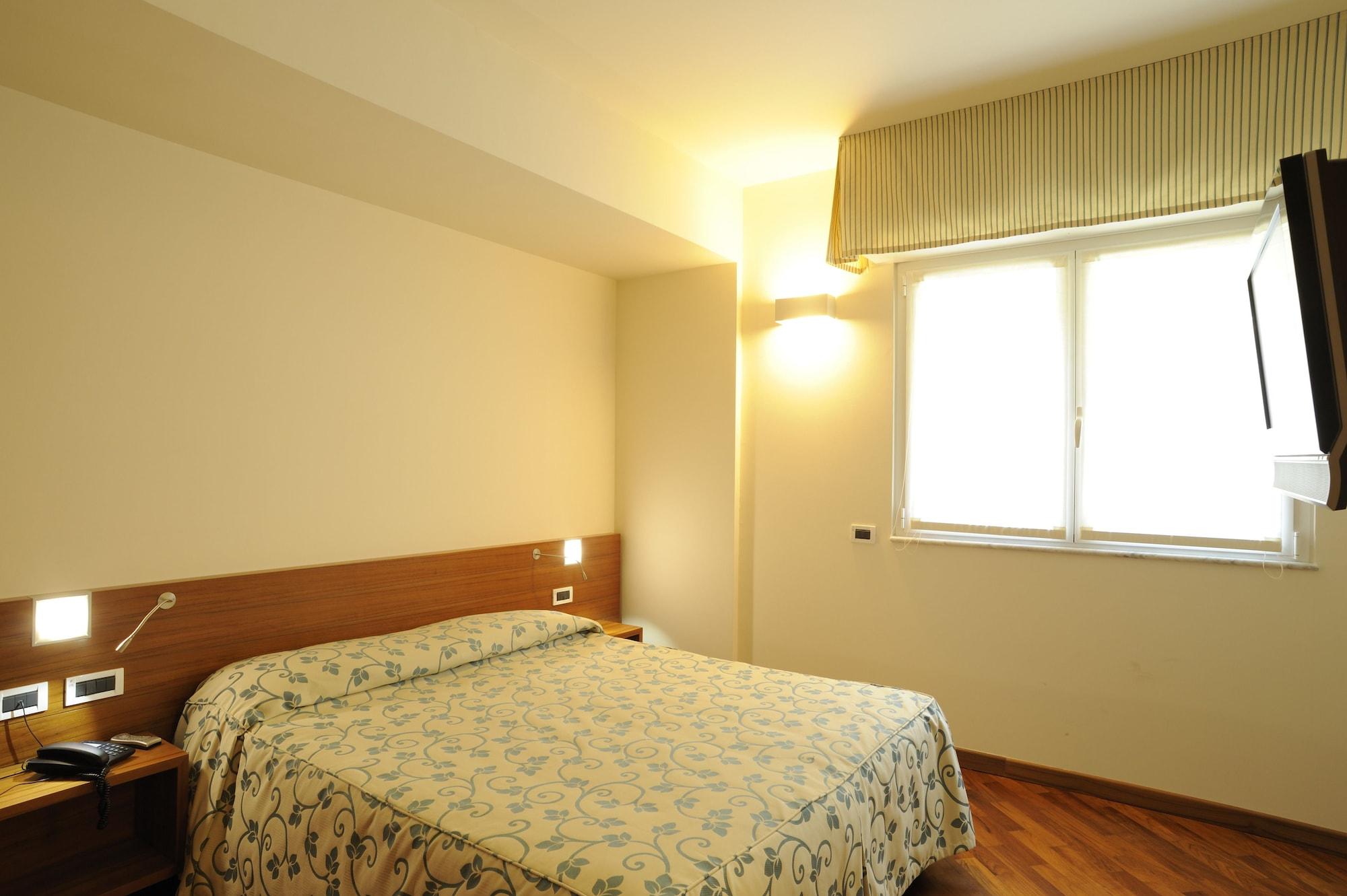 Hotel Le Roi Varazze Bagian luar foto